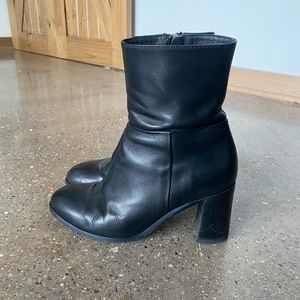 Black leather Jigsaw books from London